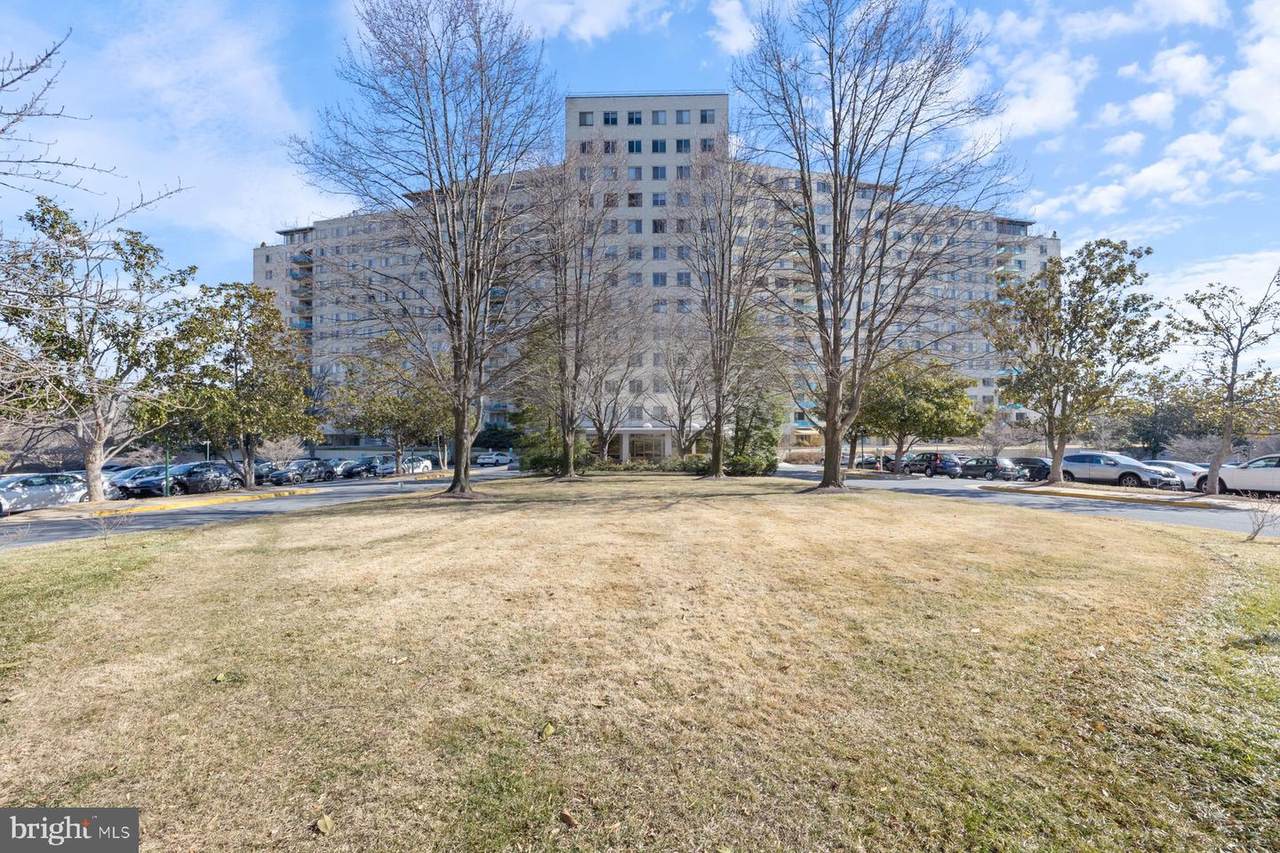 10201 Grosvenor Place - Photo 1