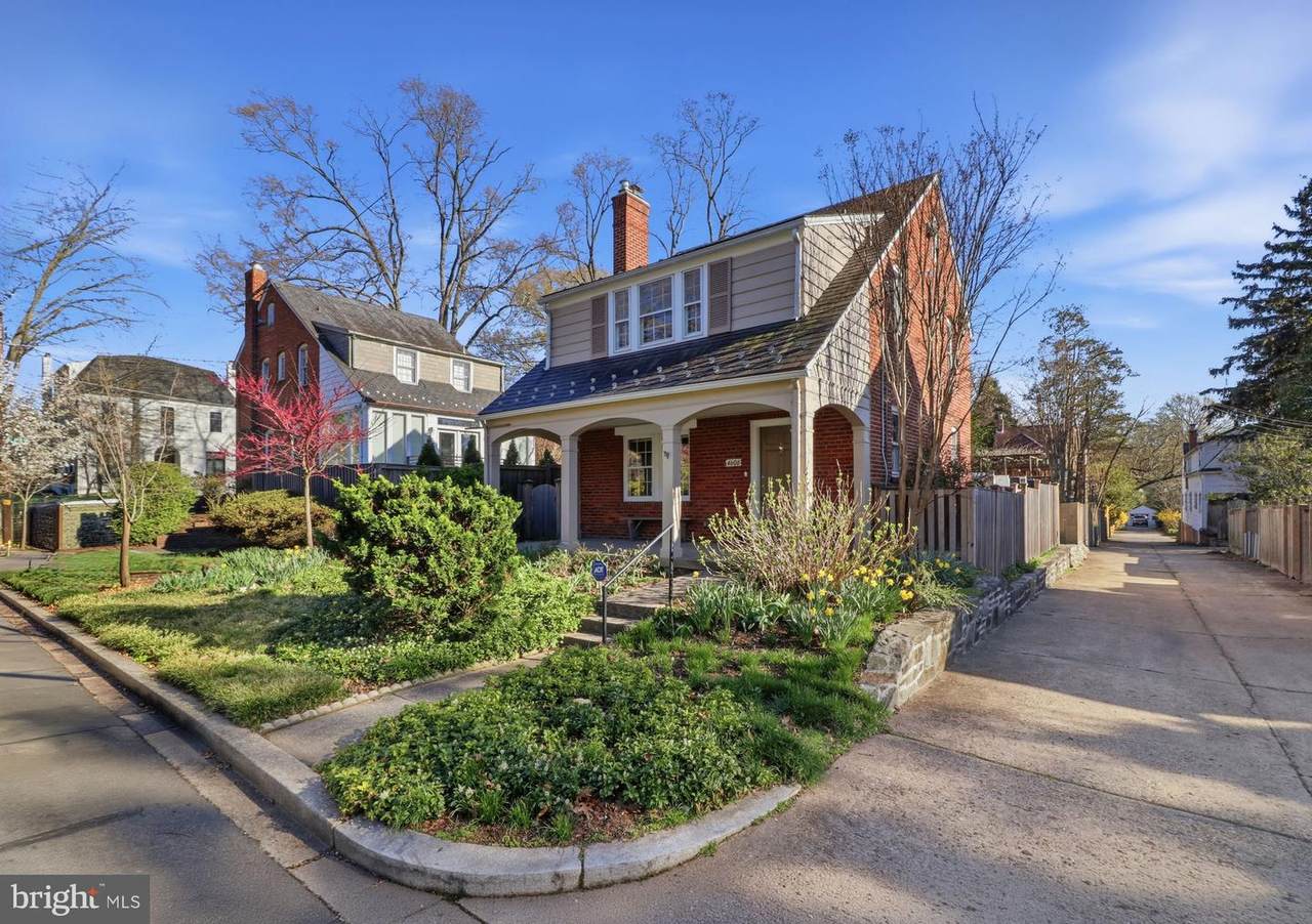 4606 Verplanck Place - Photo 1