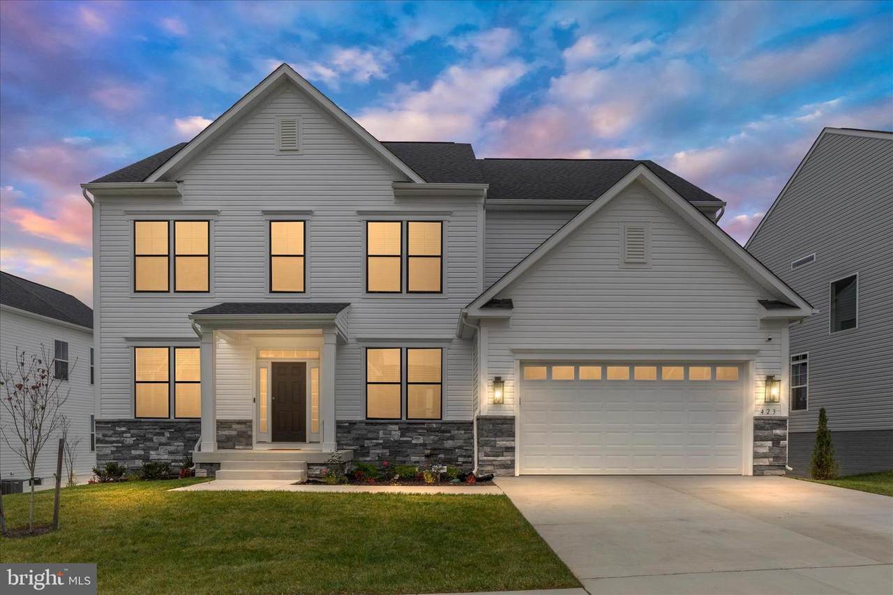 423 Meadow Creek Drive - Photo 1