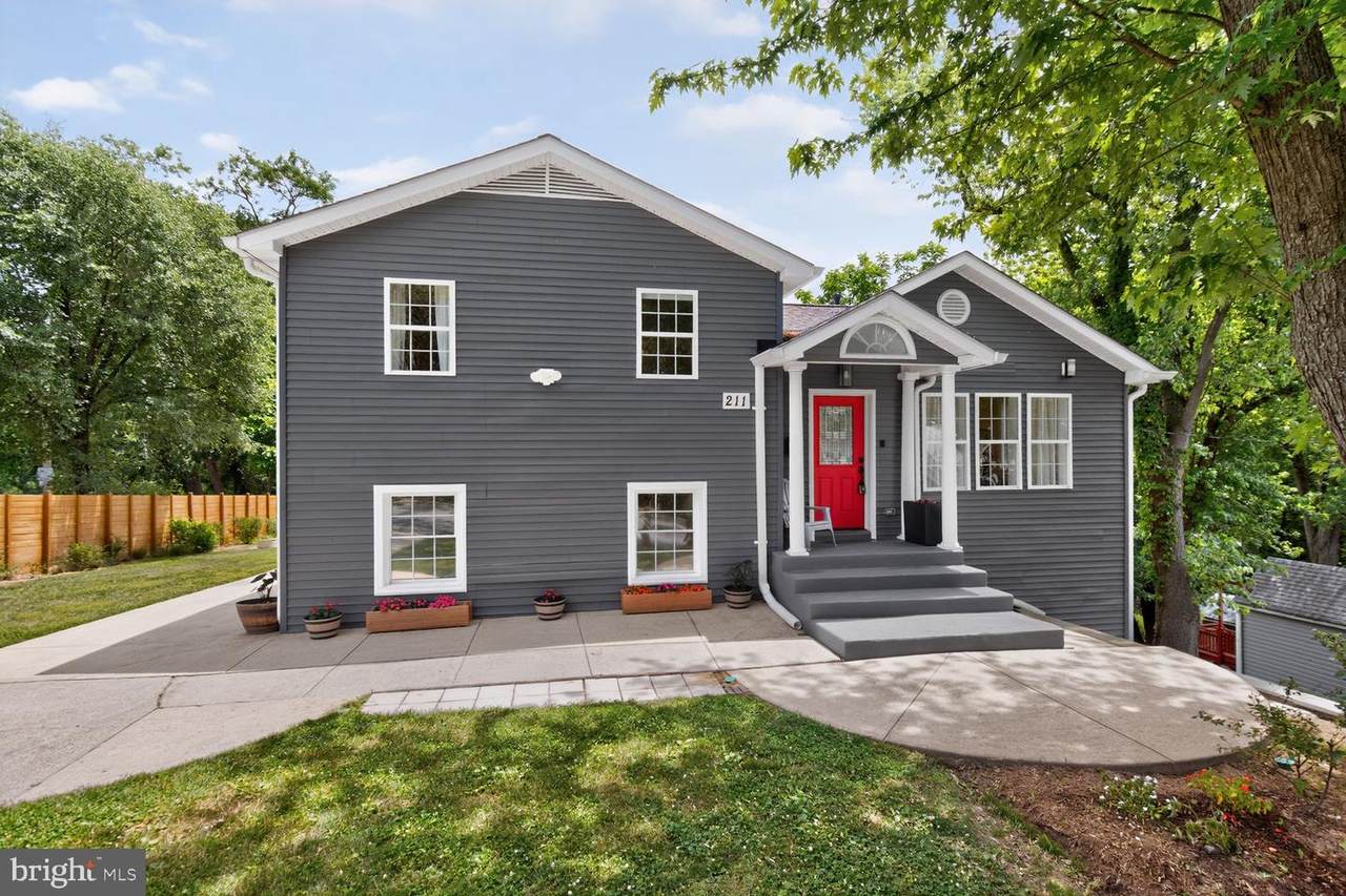211 Charles Street - Photo 1