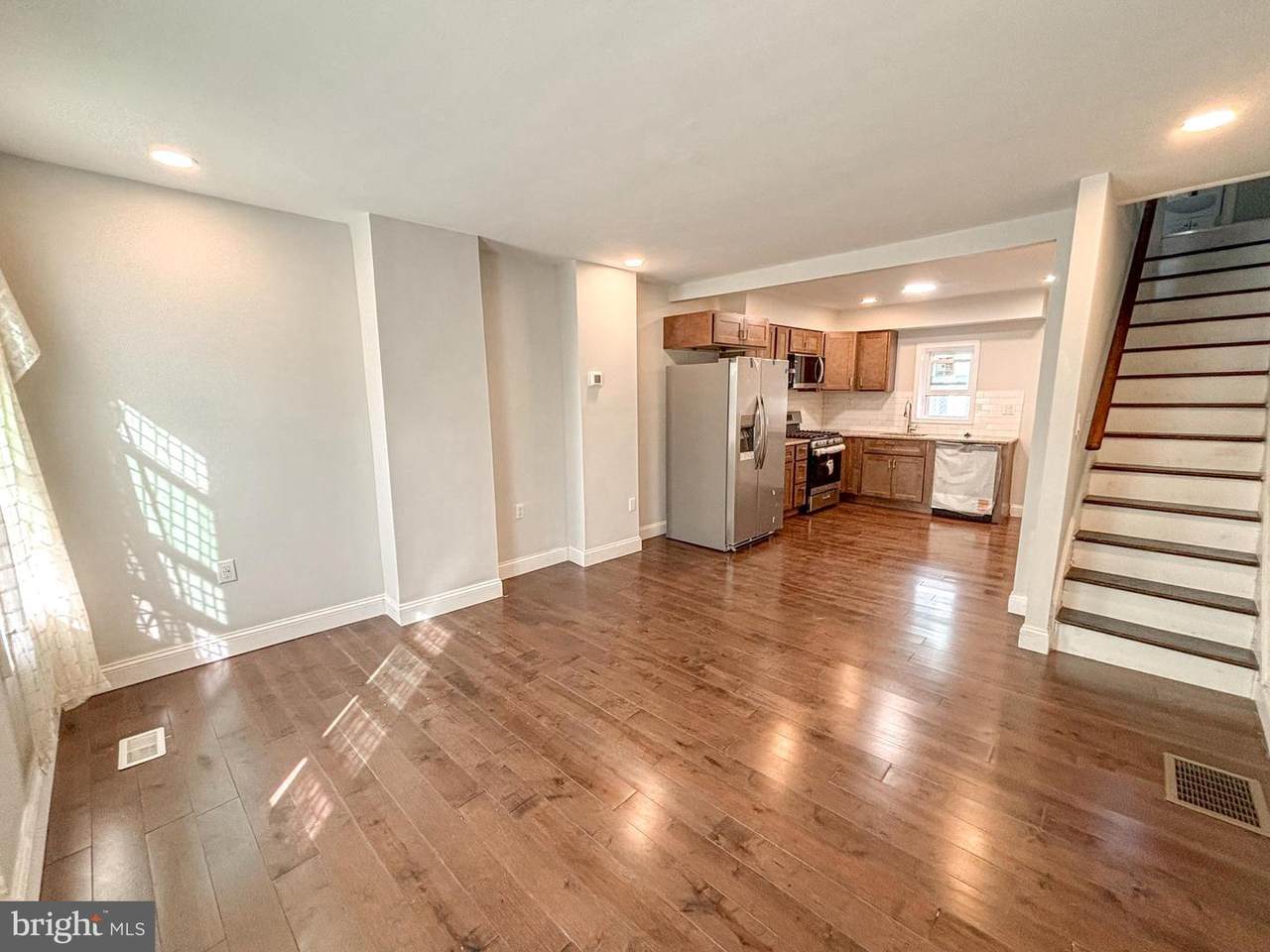 1143 Mole Street - Photo 1