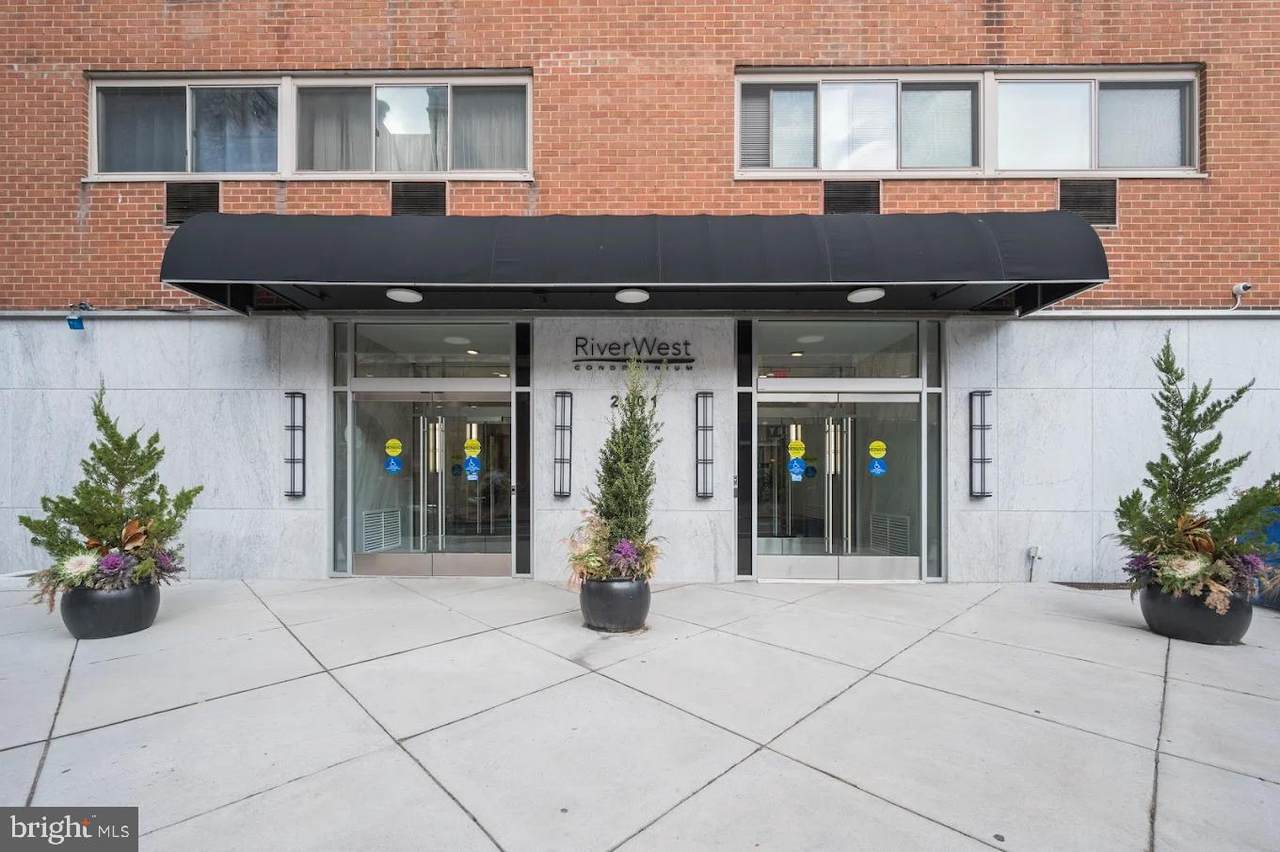 2101-17 Chestnut Street - Photo 1