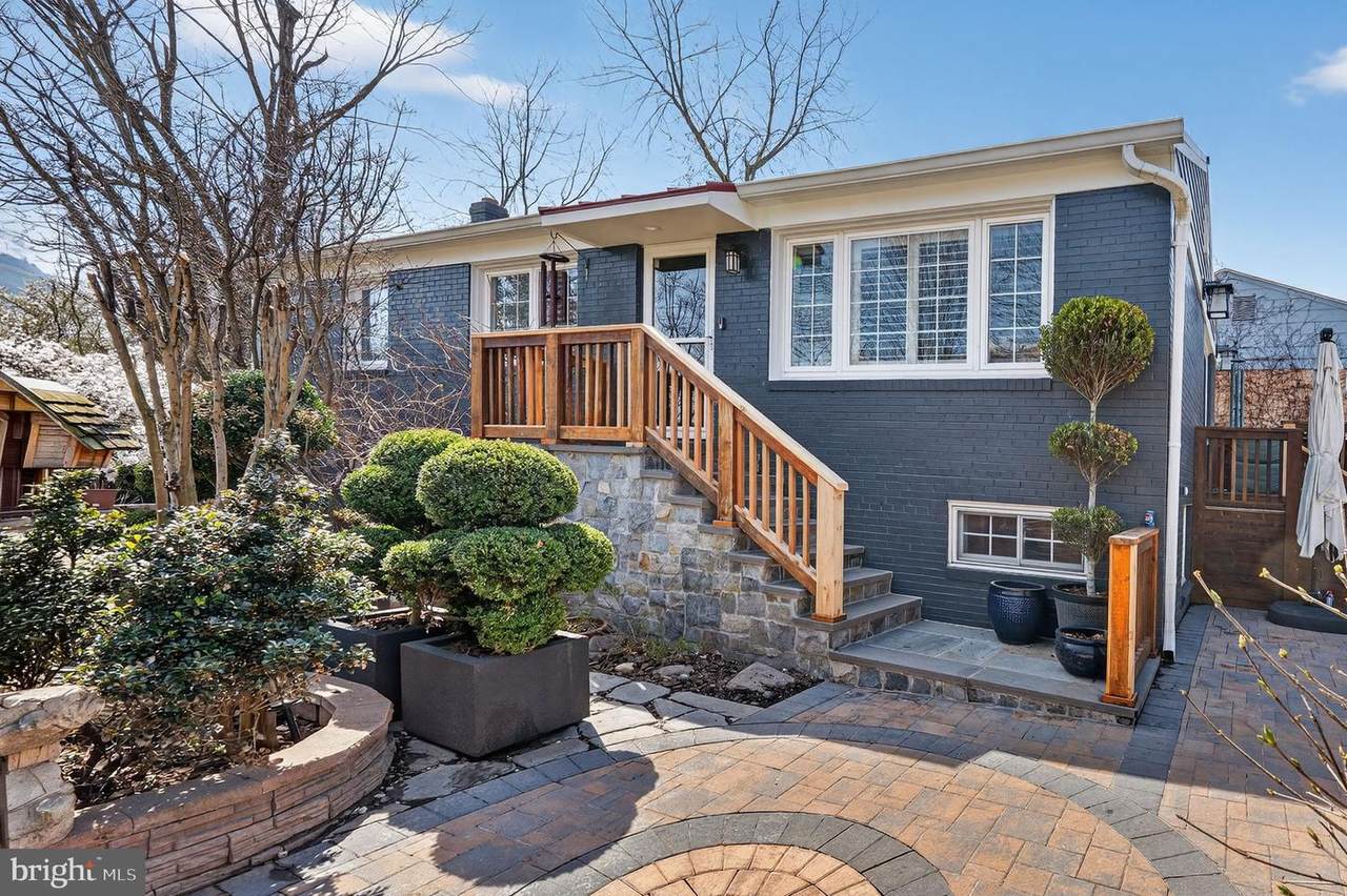 311 Adams Avenue - Photo 1