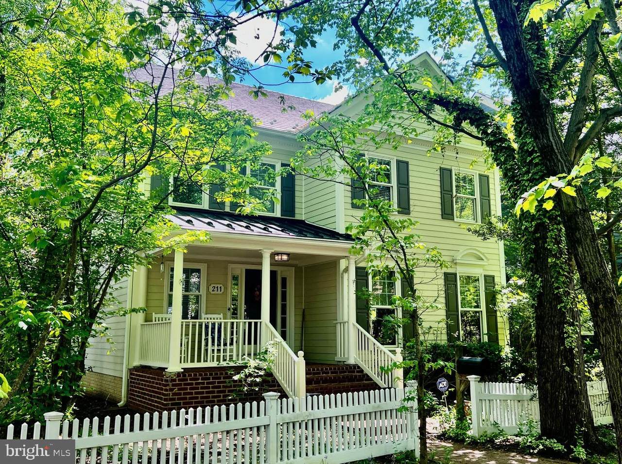 211 Holmard Street - Photo 1