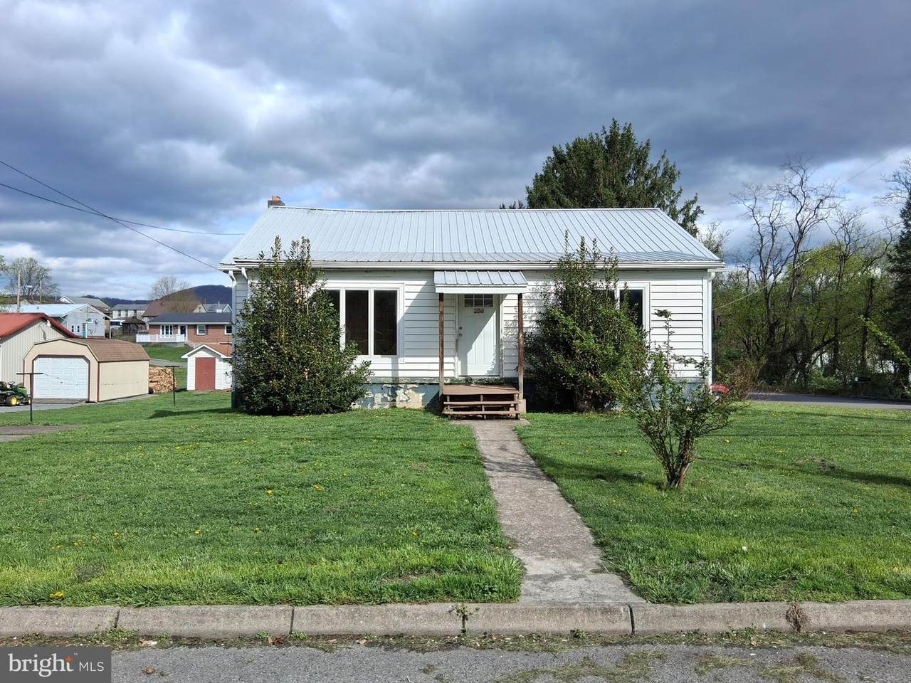 256 Blackiston Avenue - Photo 1