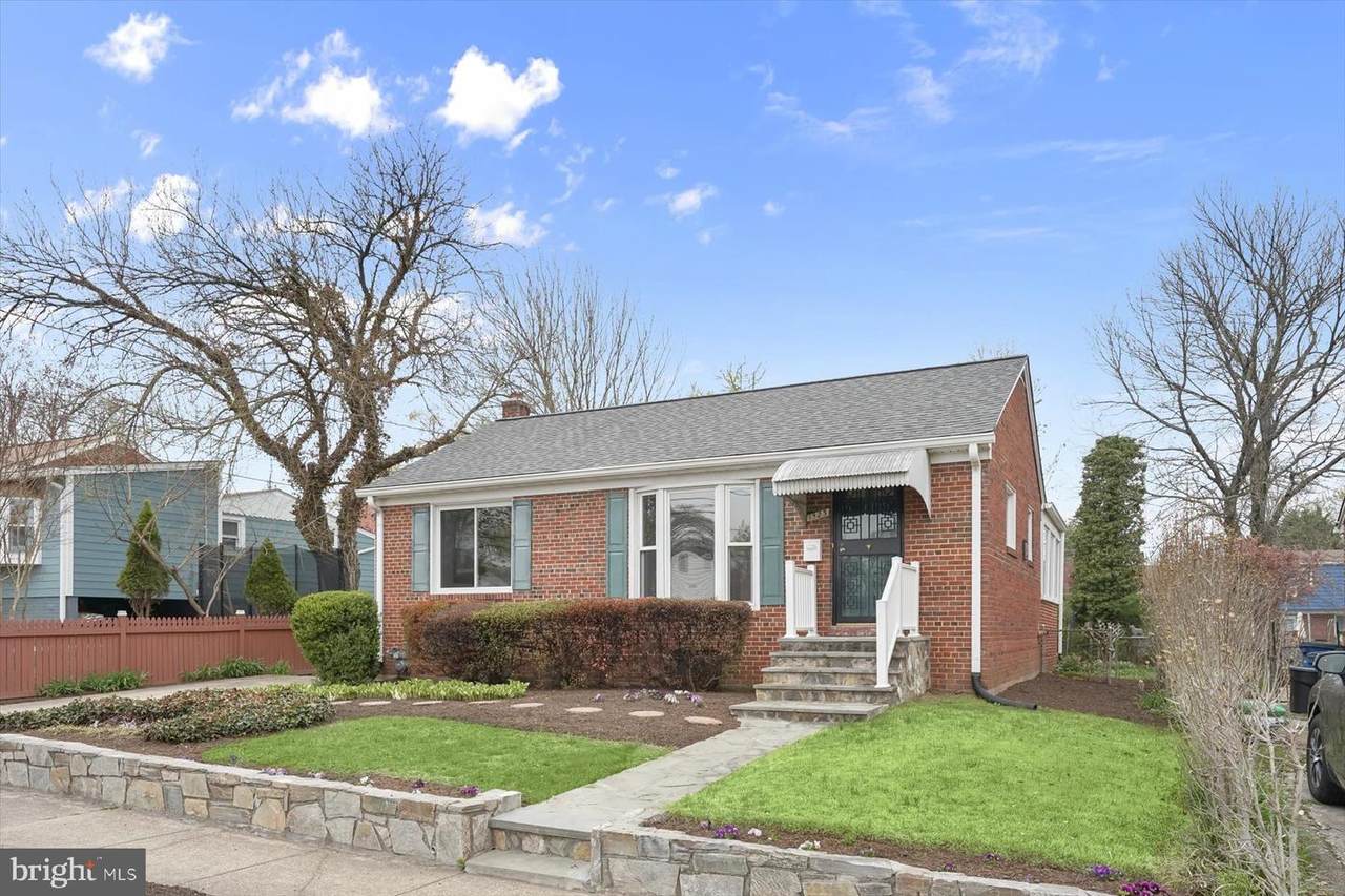 1523 Jasper Street - Photo 1