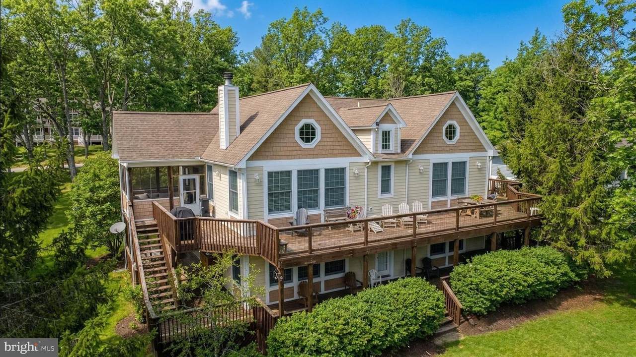 200 Stillwater Drive - Photo 1
