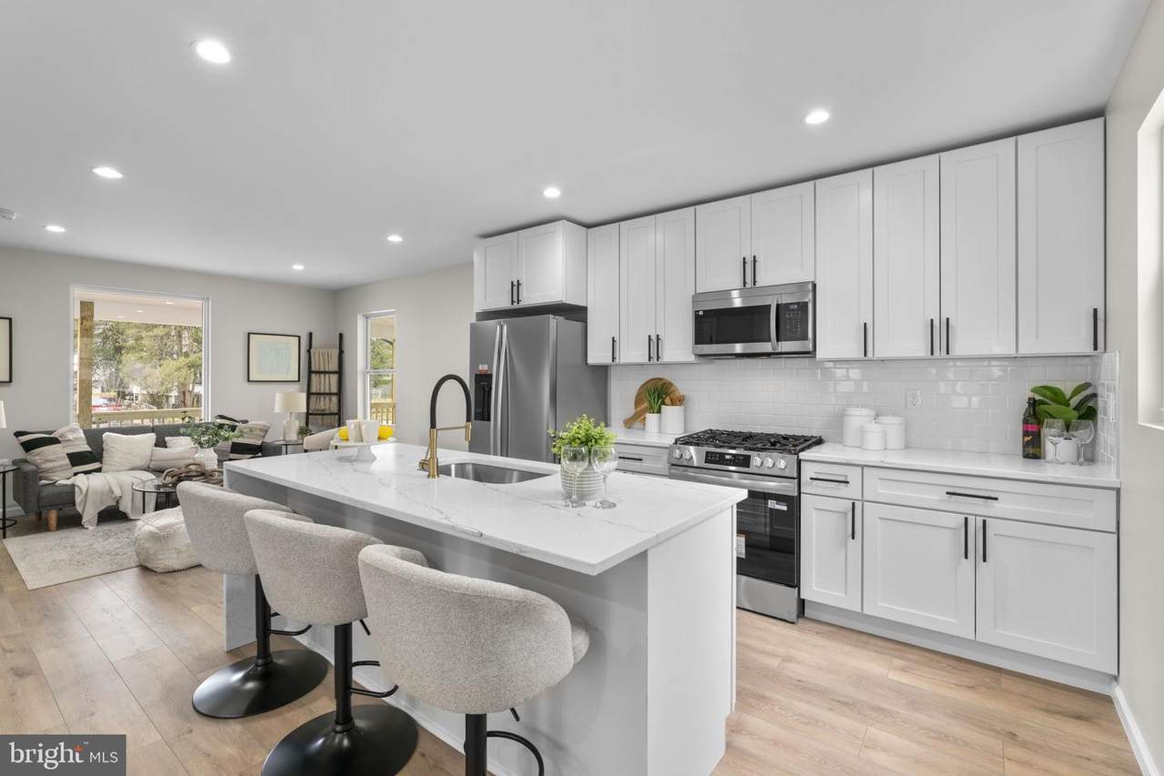 4306 Fernhill Avenue - Photo 1