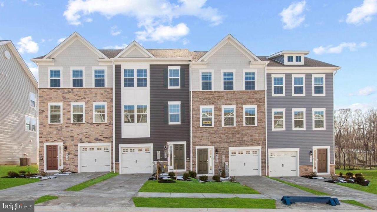 5030 Silver Oak Drive - Photo 1