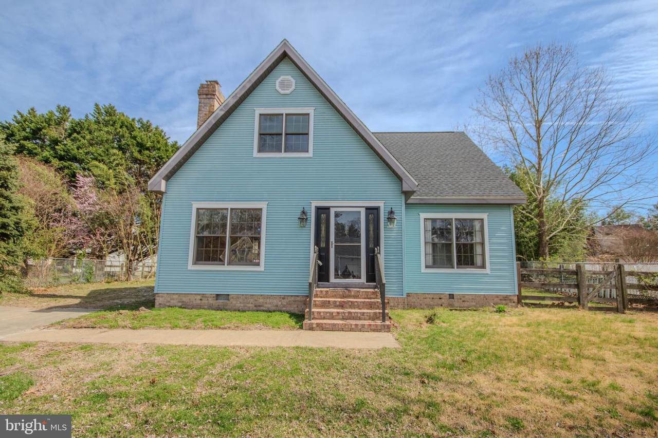 313 London Avenue - Photo 1