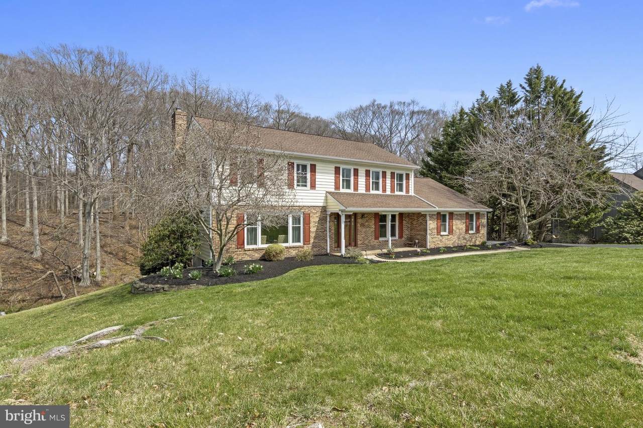105 Carriage Drive - Photo 1
