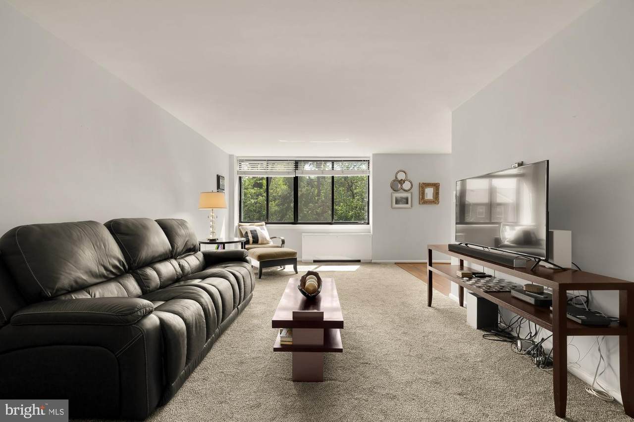 4390 Lorcom Lane - Photo 1