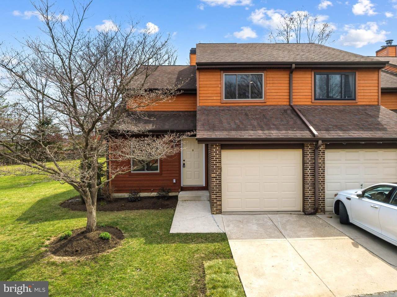 323 Winding Way - Photo 1