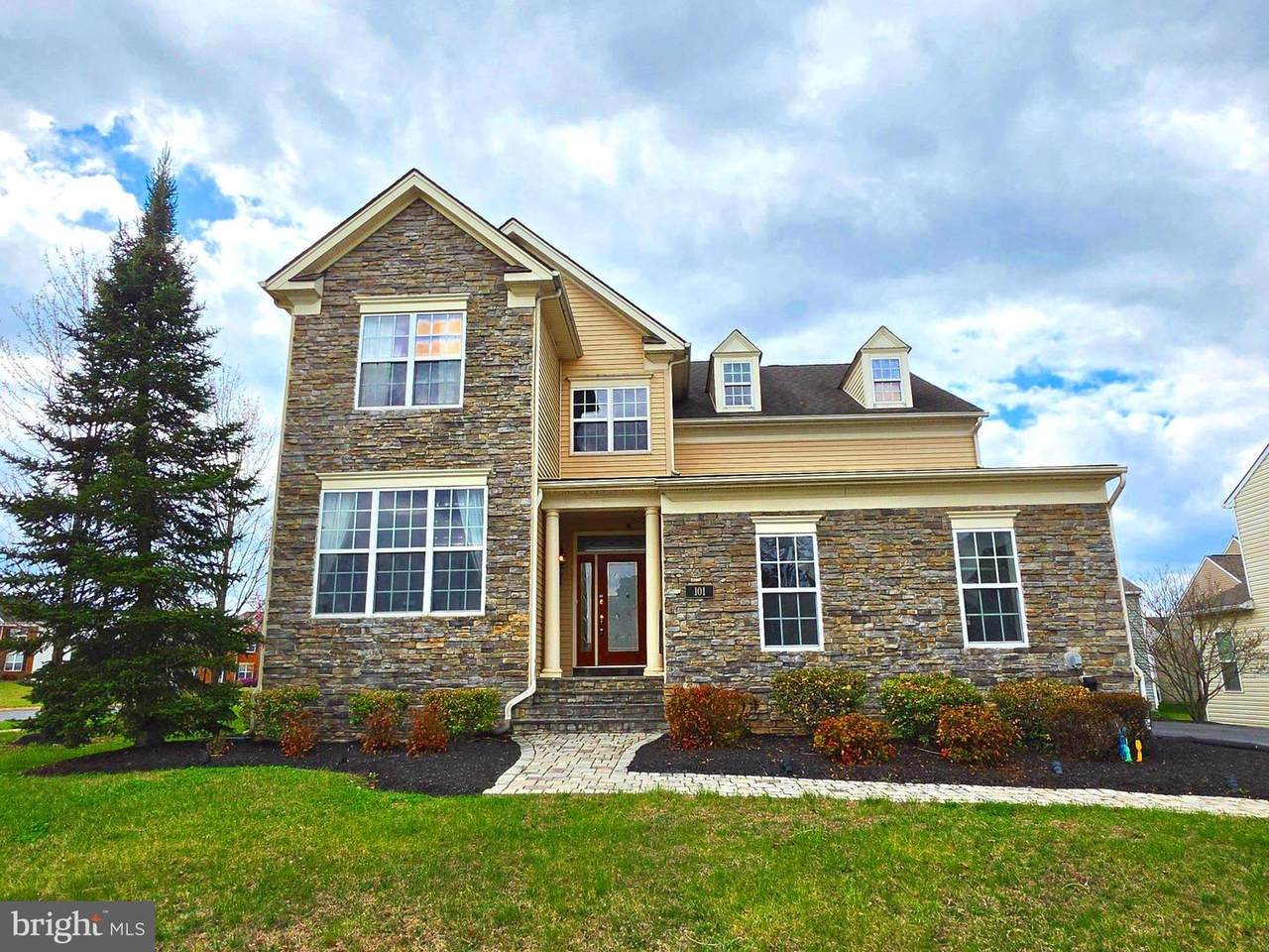 101 Darden Court - Photo 1