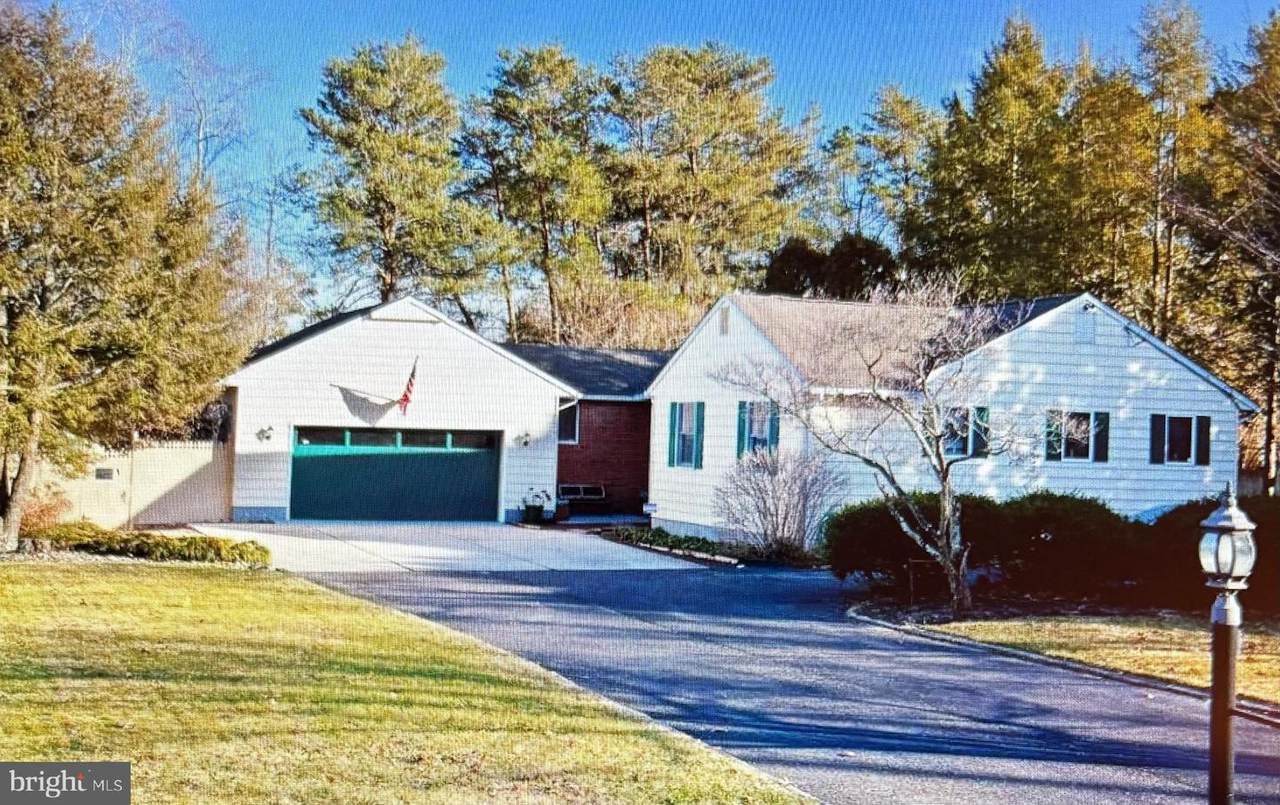 105 Crescent Boulevard - Photo 1