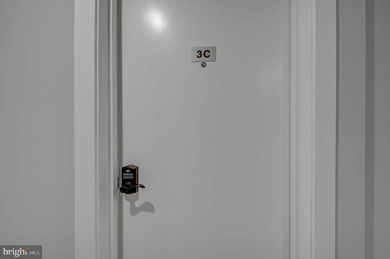 https://bt-photos.global.ssl.fastly.net/brightmls/1280_boomver_1_804723410850-2.jpg