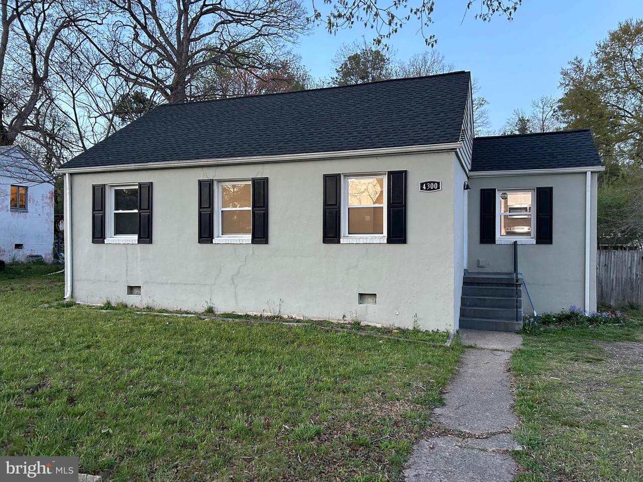 4300 Warwick Road - Photo 1