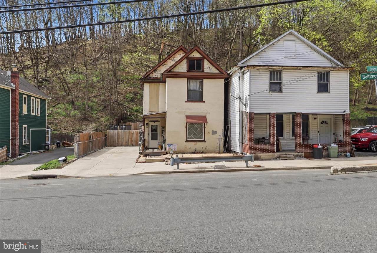 402 Goethe Street - Photo 1