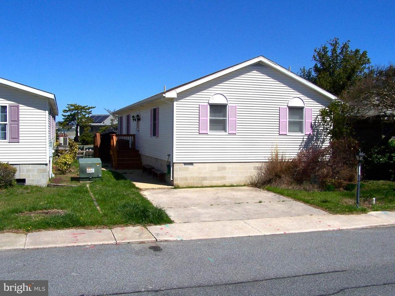 112 Sea Breeze Drive - Photo 1
