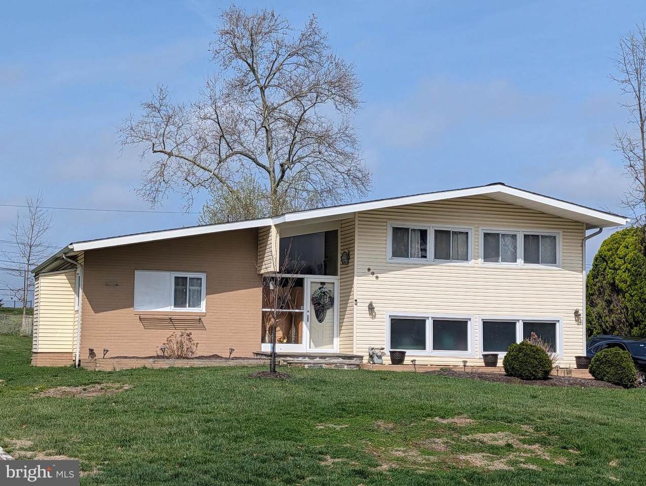 908 Fraser Road - Photo 1
