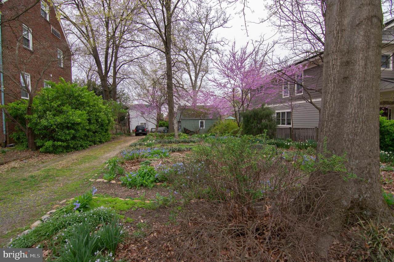 2401 Dickerson Street - Photo 1