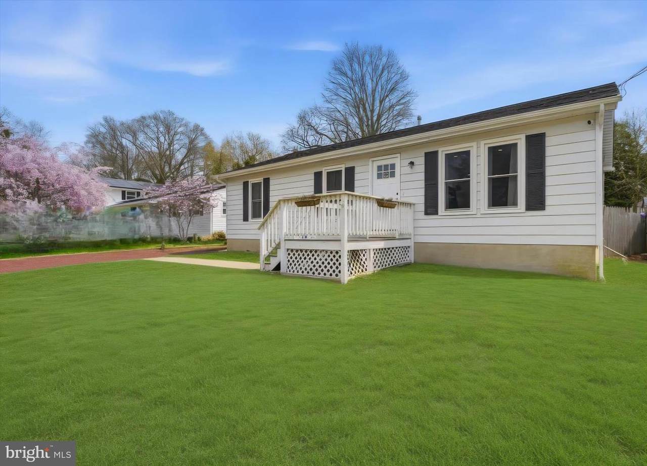 519 Kadlubeck Way - Photo 1