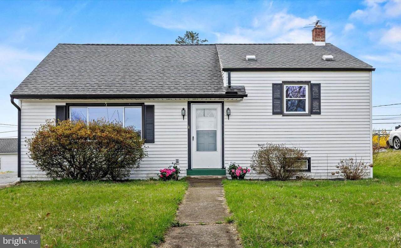 5209 Crestwood Drive - Photo 1
