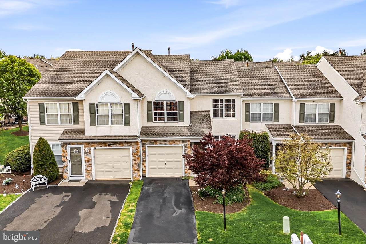 1503 Sweetbriar Drive - Photo 1