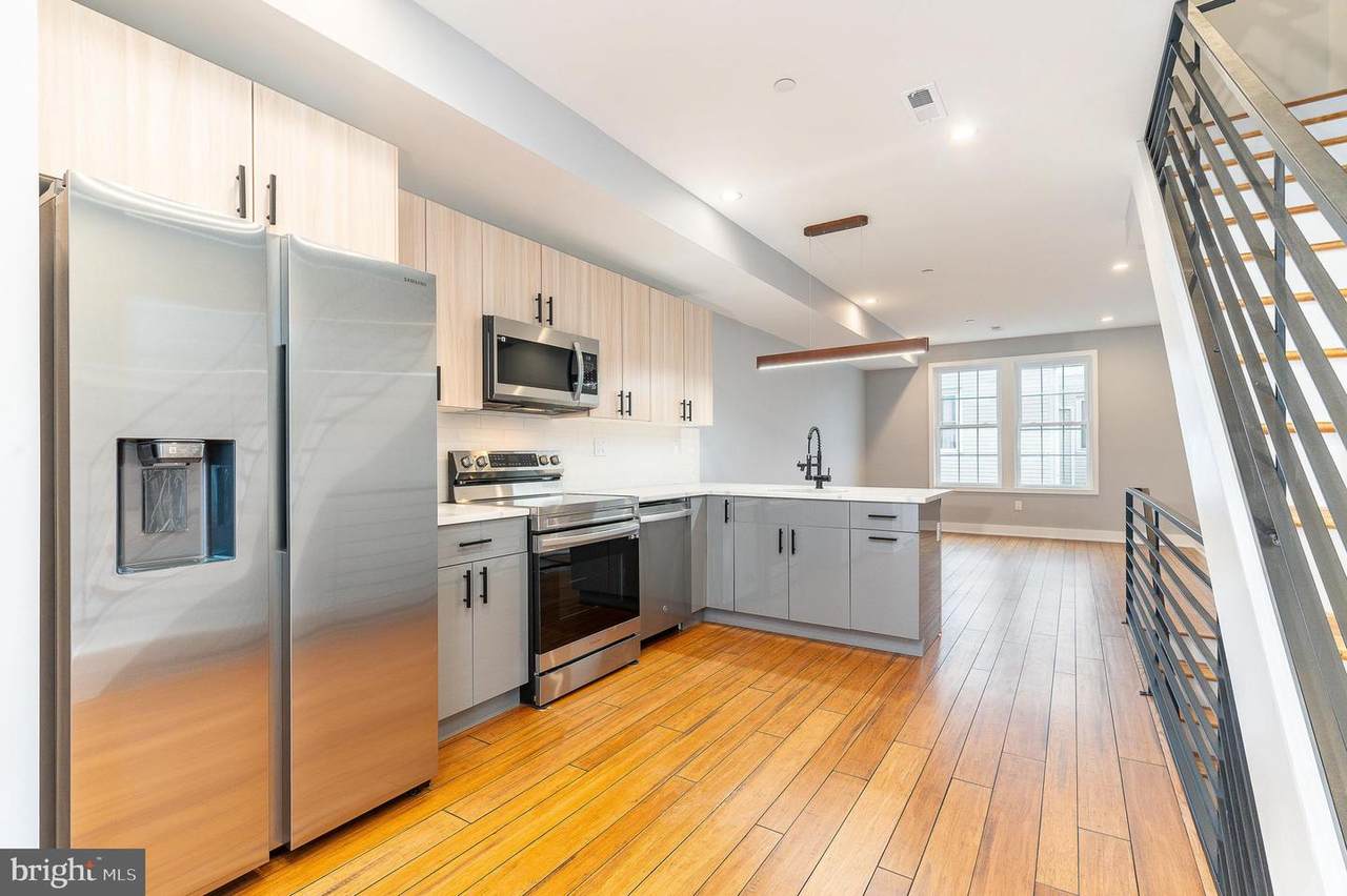 2821 Livingston Street - Photo 1