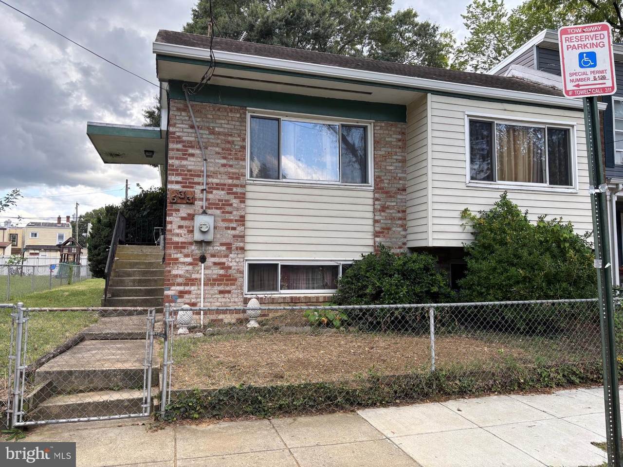 633 Raleigh Place - Photo 1