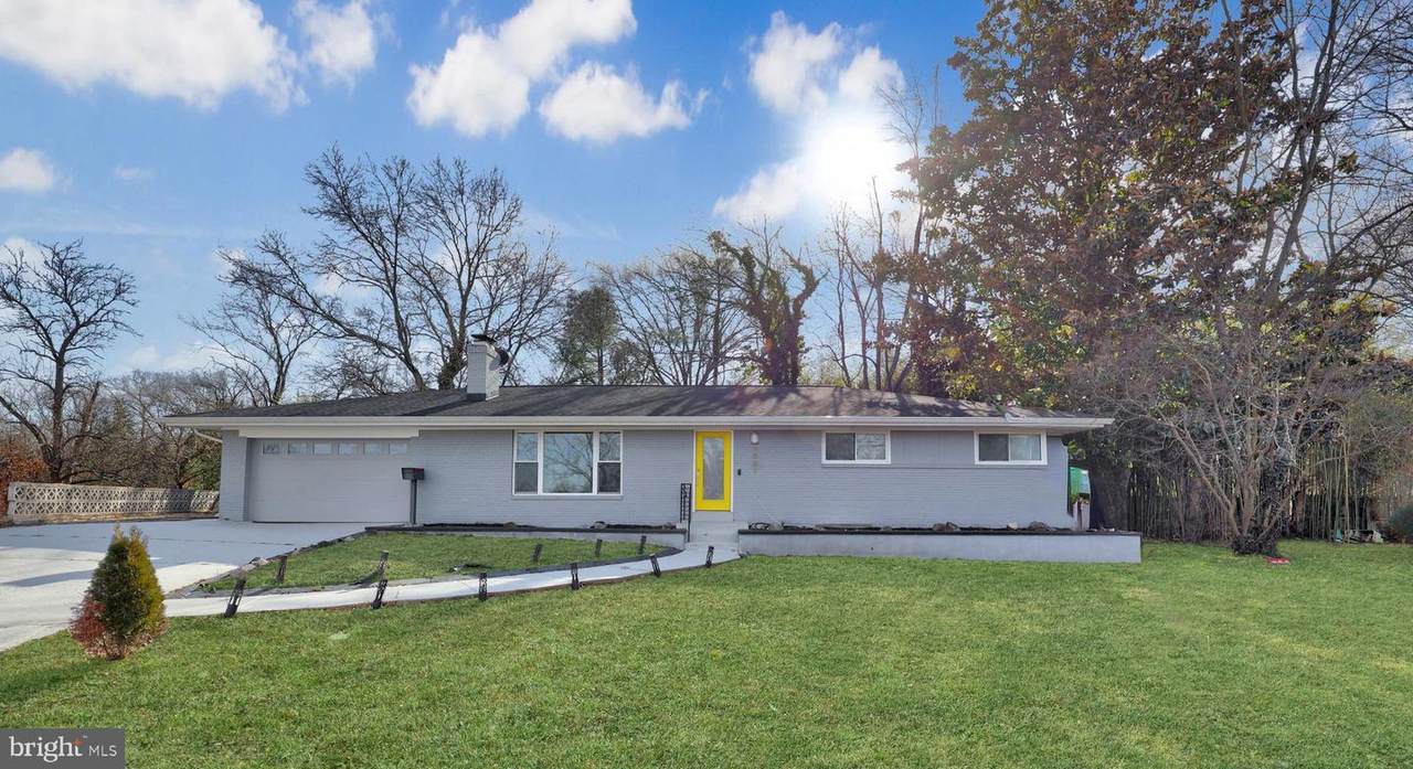 1001 Woods Place - Photo 1