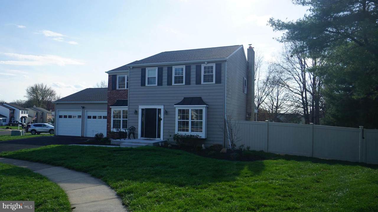 215 Durham Court - Photo 1