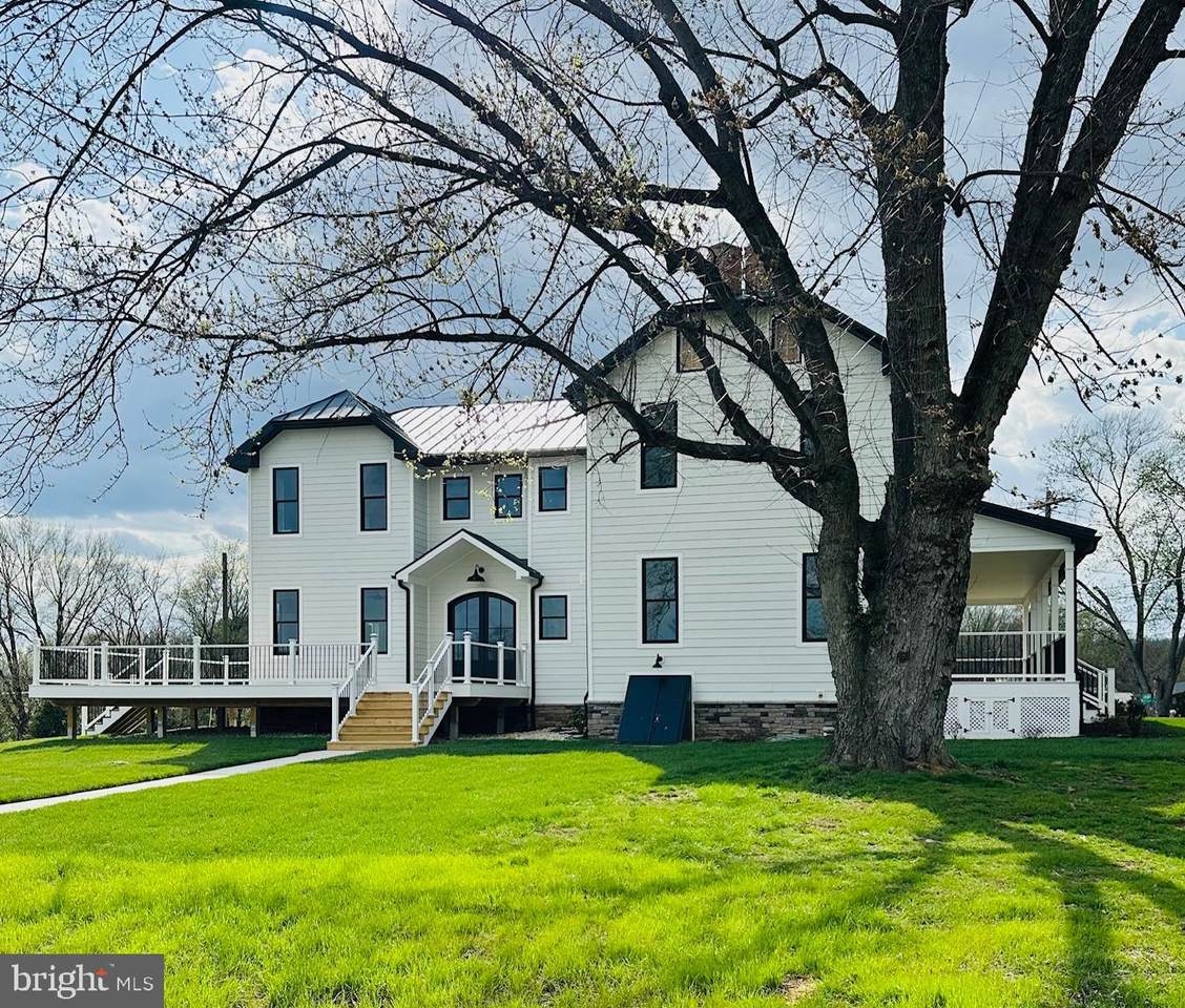 1411 Jefferson Pike - Photo 1
