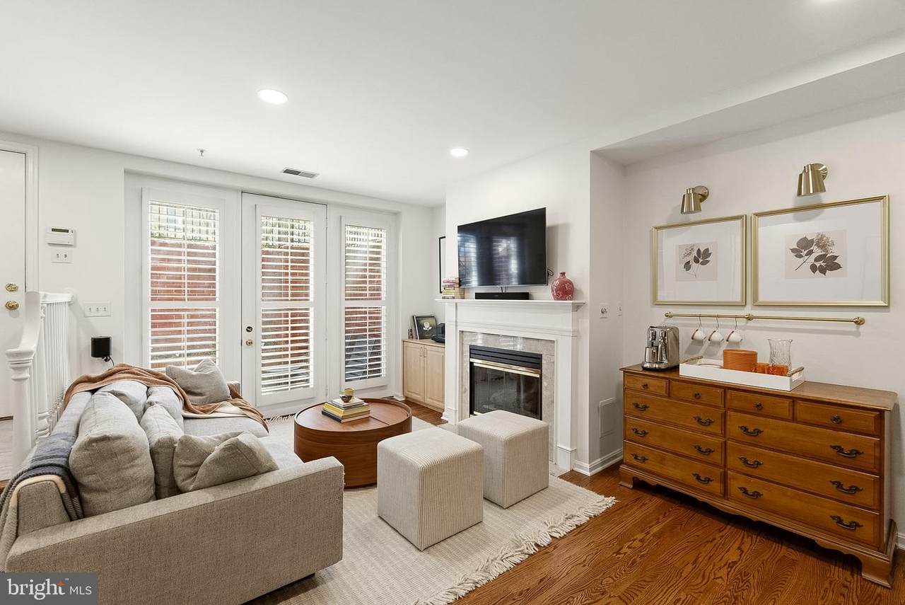 1935 Belmont Road - Photo 1