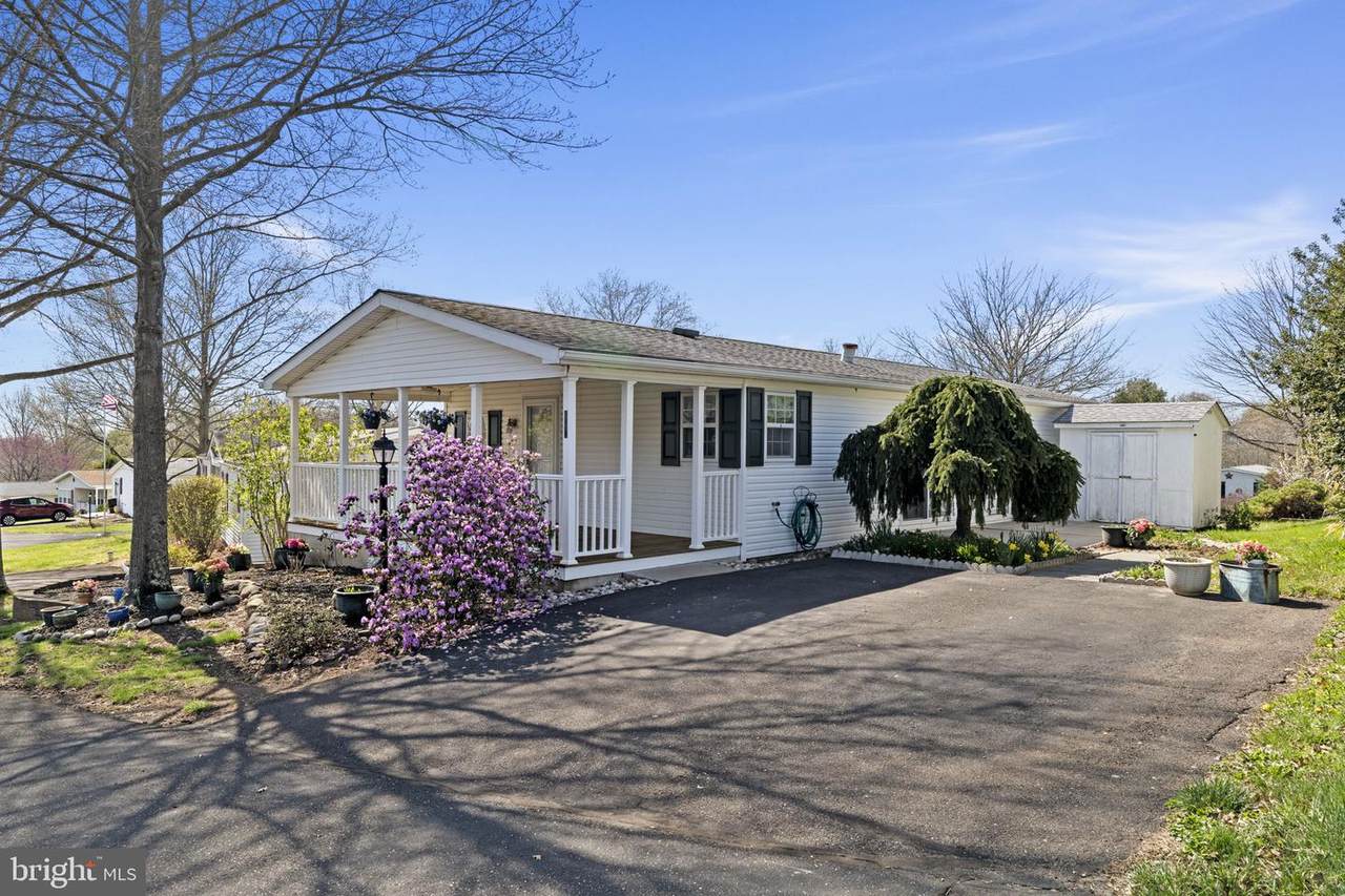 442 Manor House Lane - Photo 1