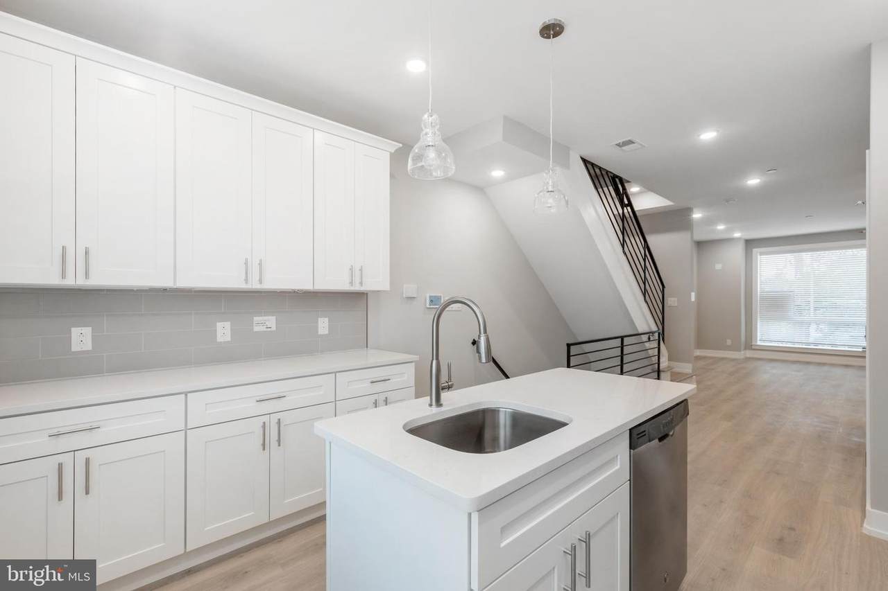 2530 Howard Street - Photo 1