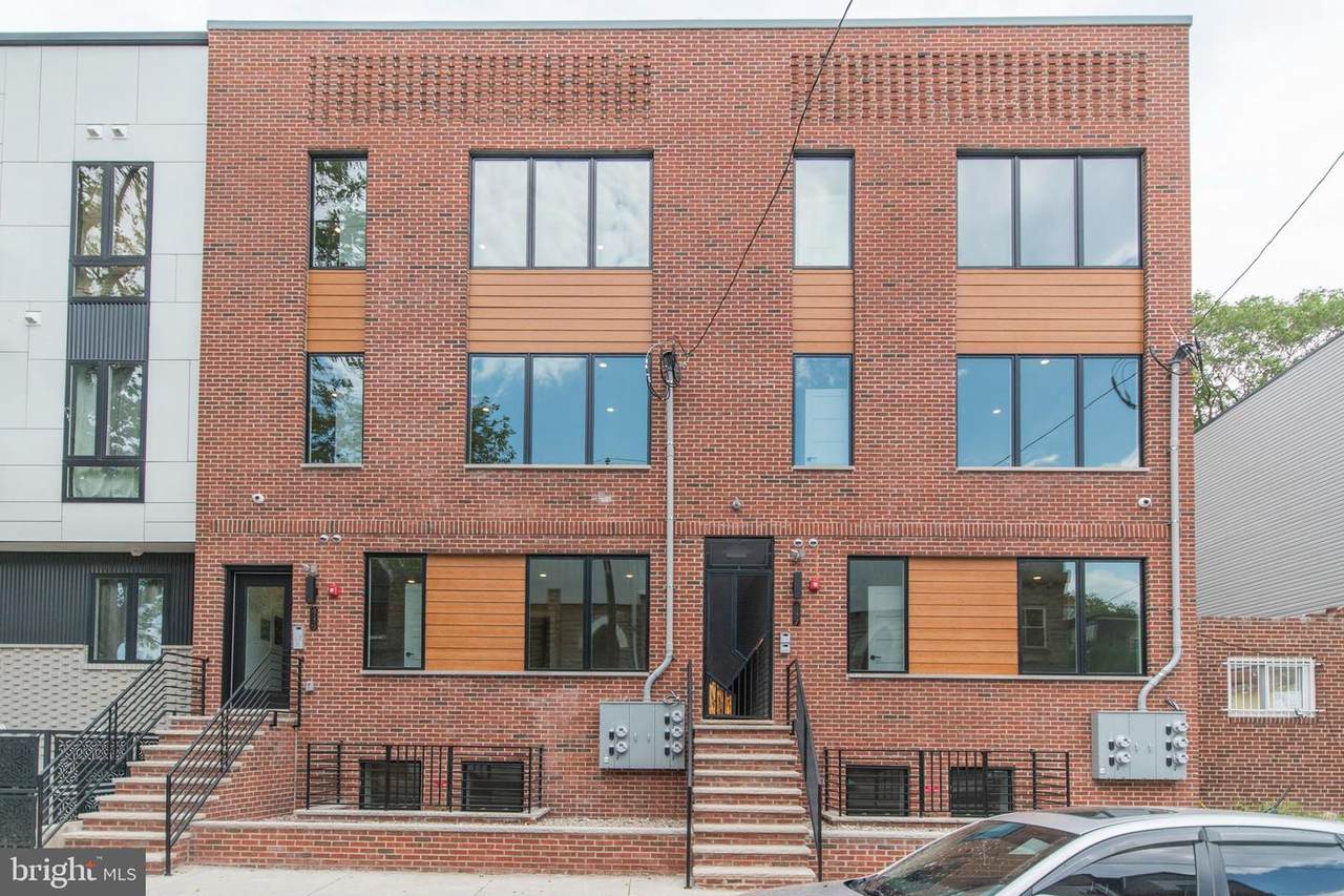 437 35TH Street - Photo 1