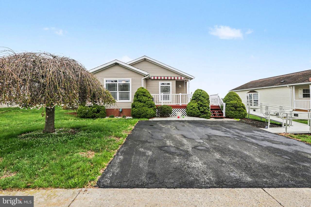 121 Oriole Drive - Photo 1