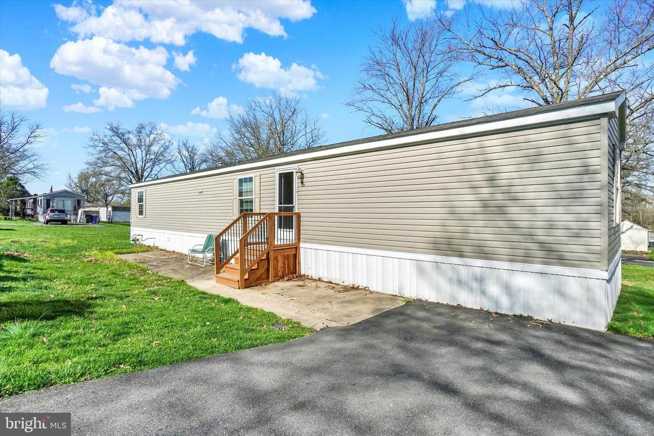 155 Pawnee Avenue - Photo 1