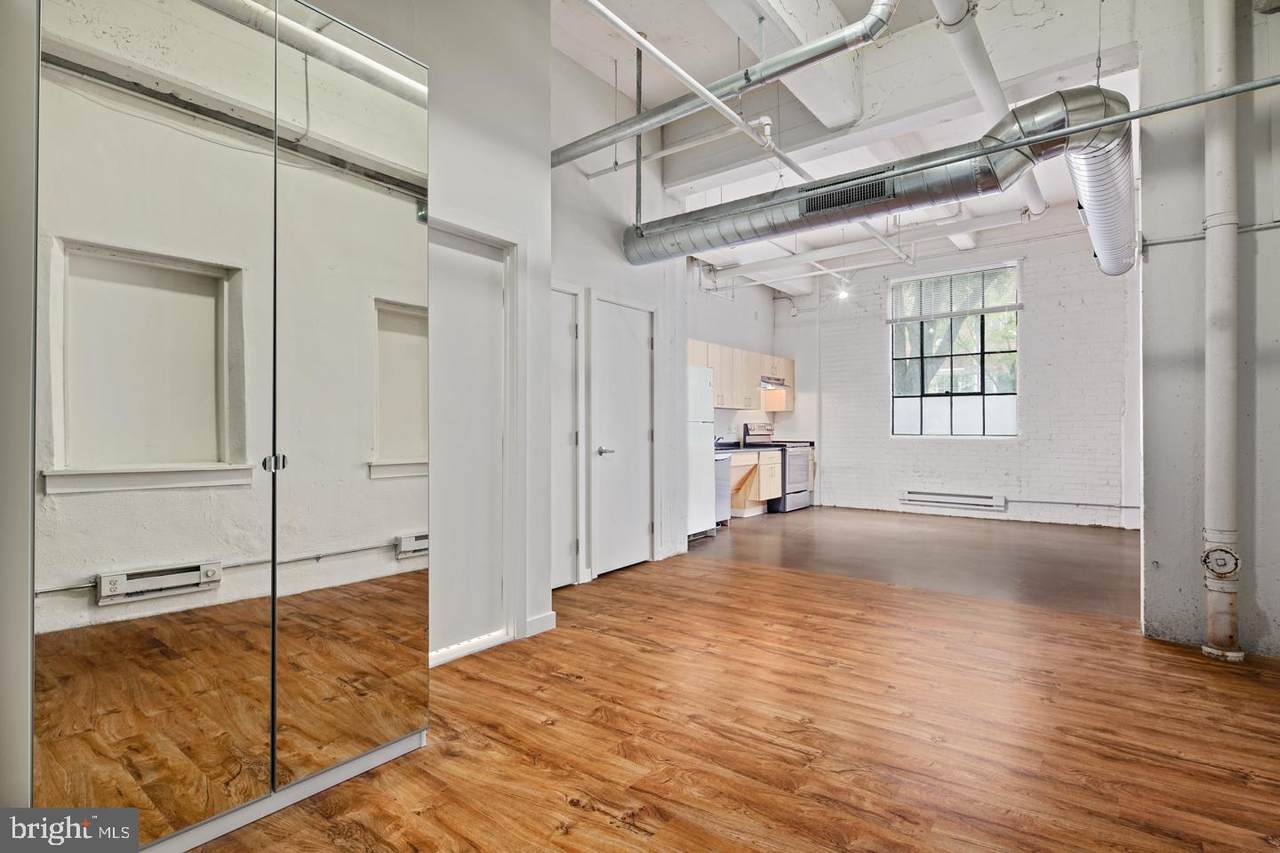 412 13TH Street - Photo 1