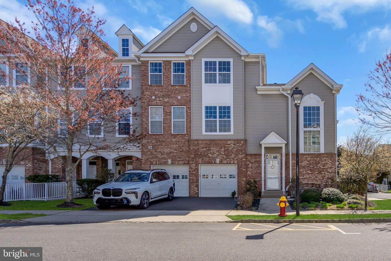 126 Melanie Way - Photo 1
