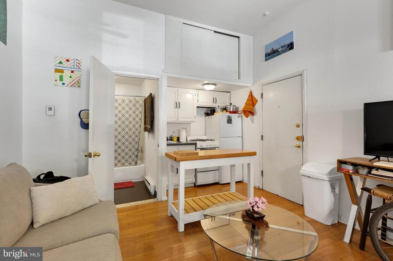 515 6TH Street - Photo 1