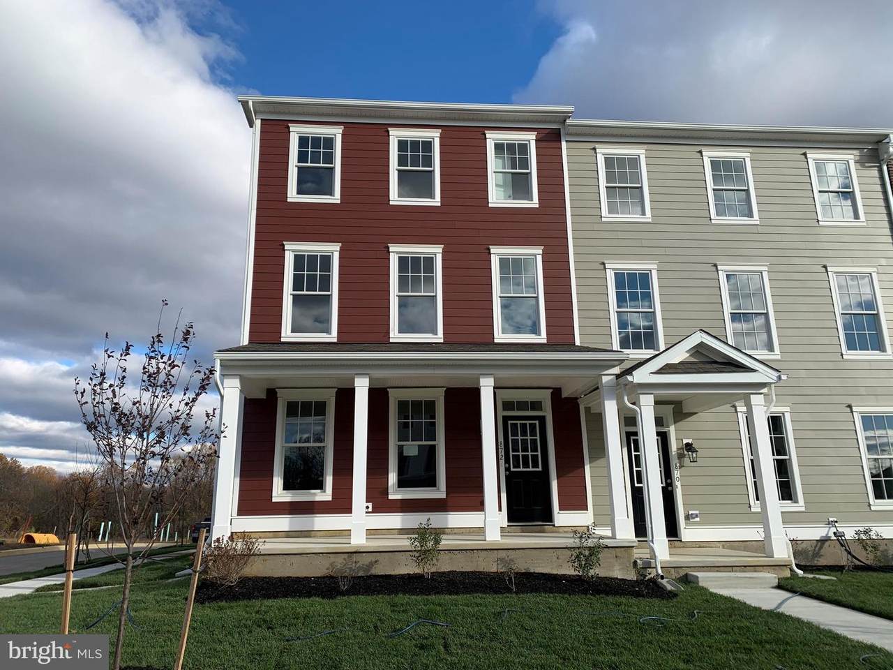 872 Mapleton Avenue - Photo 1