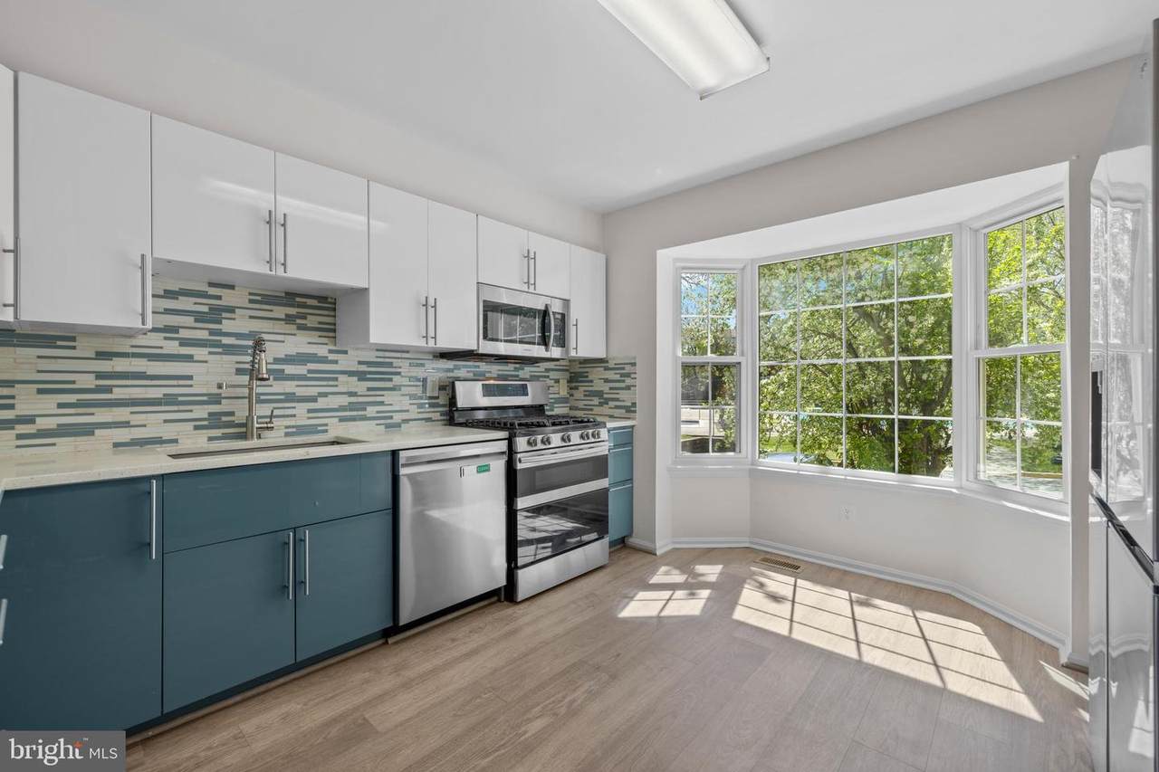 1095 Travis Lane - Photo 1