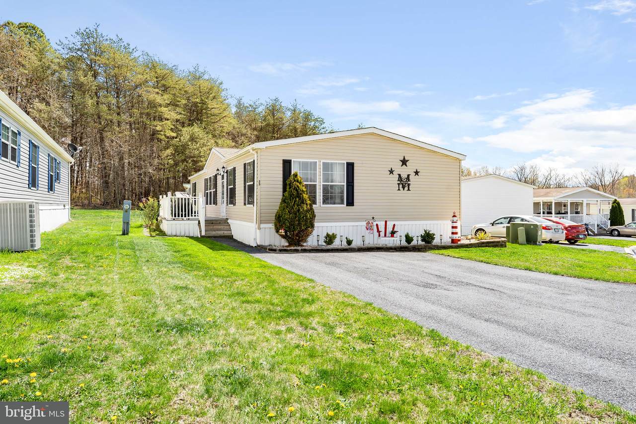53 Queen Eleanor Drive - Photo 1