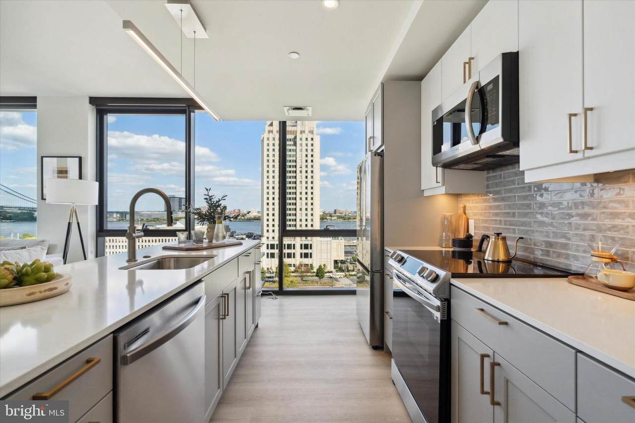 1-5 Dock Street - Photo 1