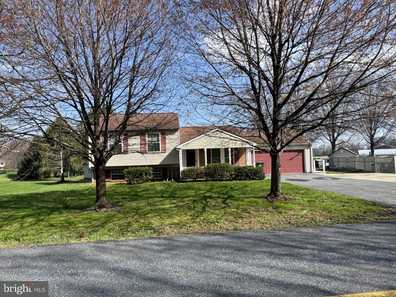 715 Hempfield Hill - Photo 1