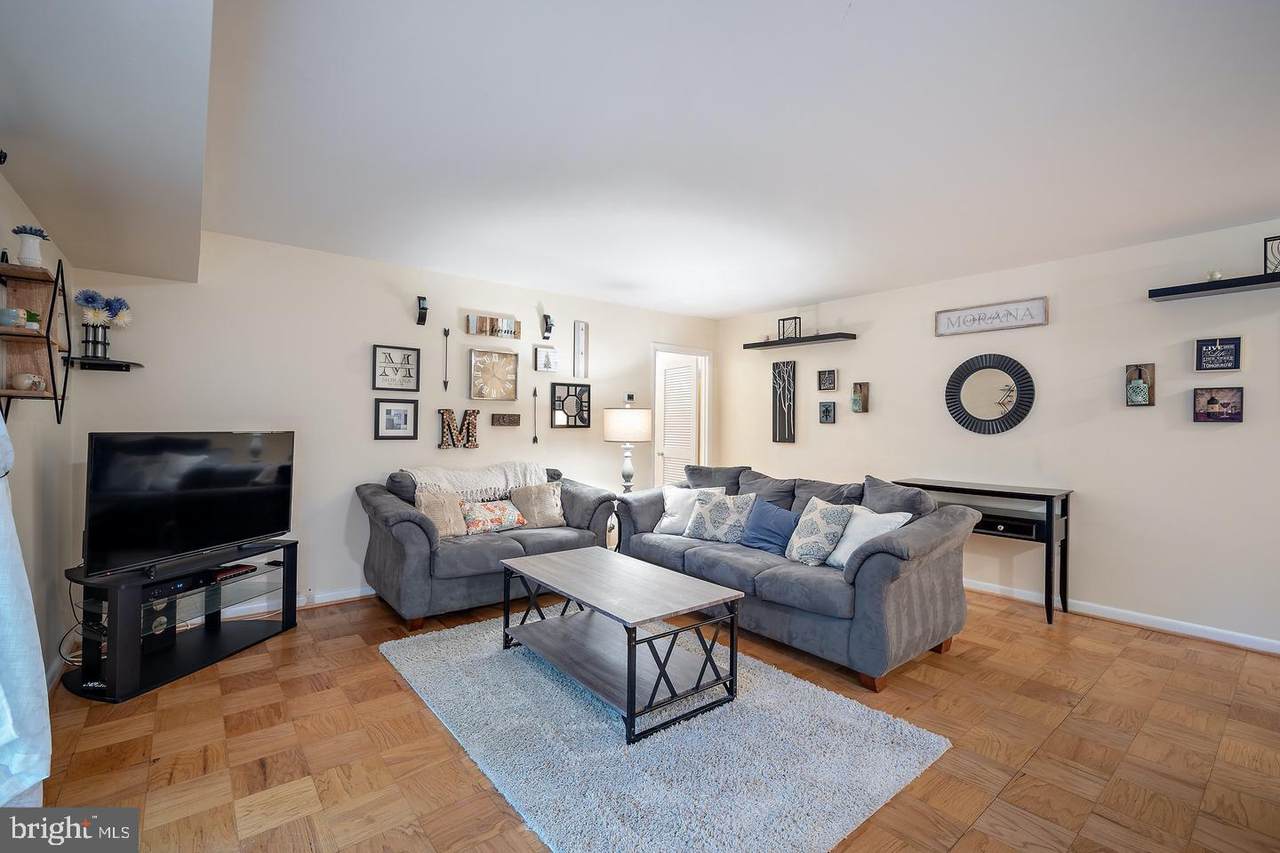 10684 Weymouth Street - Photo 1