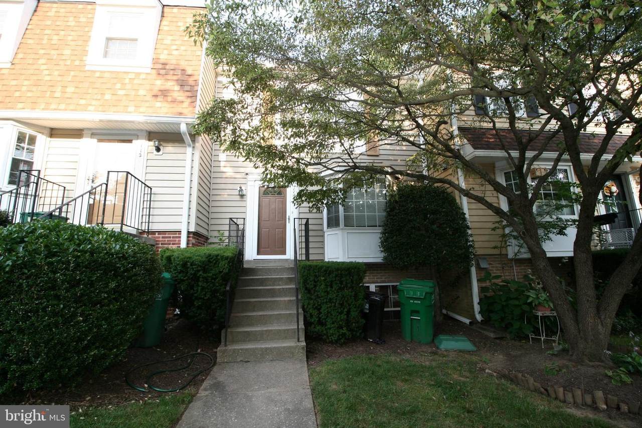 114 Barnsfield Court - Photo 1