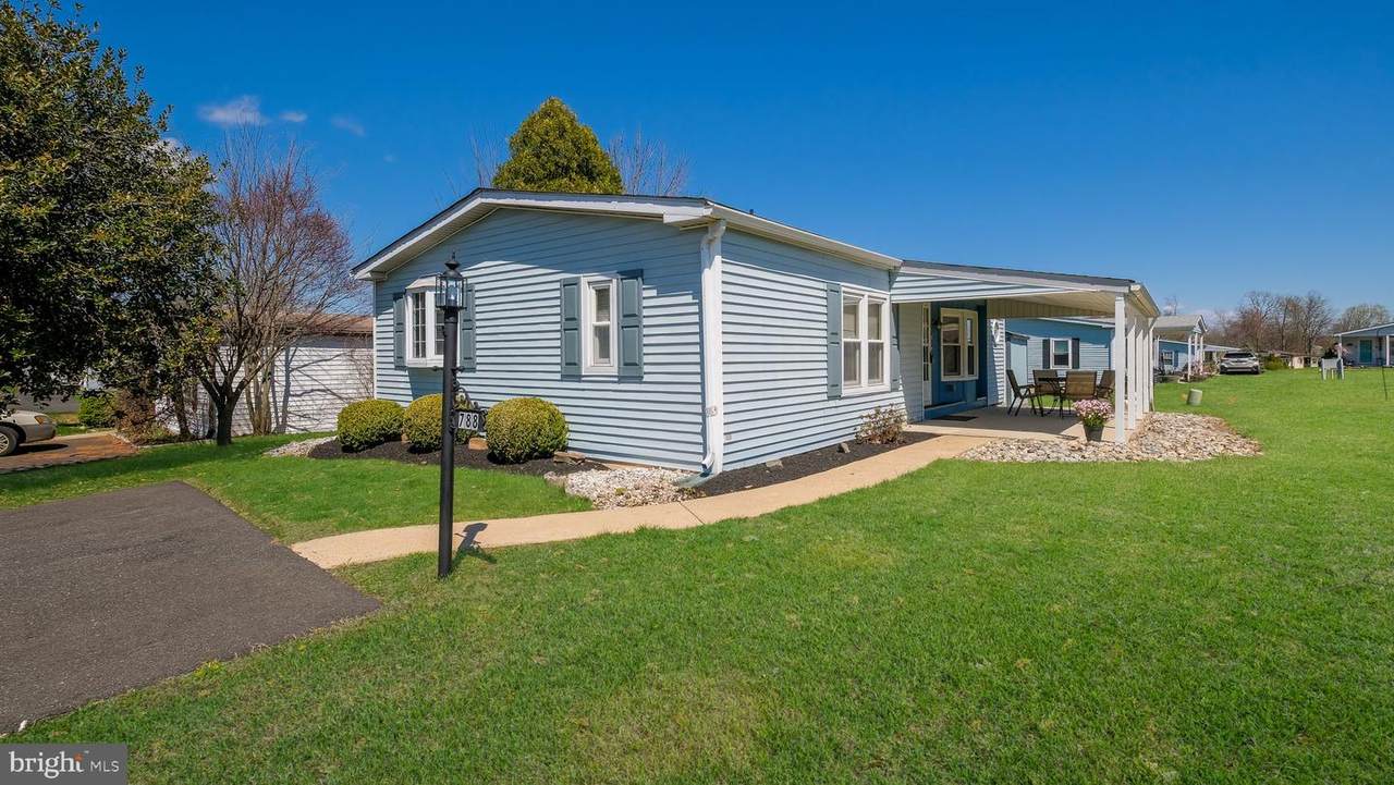 788 Chestnut Drive - Photo 1